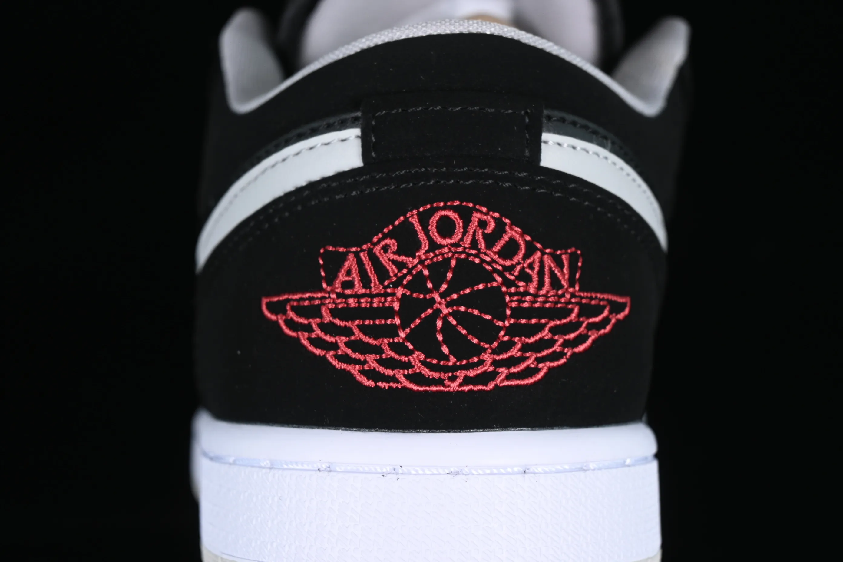 All categories Air Jordan Jordan series basketball shoes Air Jordan 1 Low Z version Air Jordan 1 Low AJ1 Joe 1 black and gray low-top cultural casual sneakers 553558-032